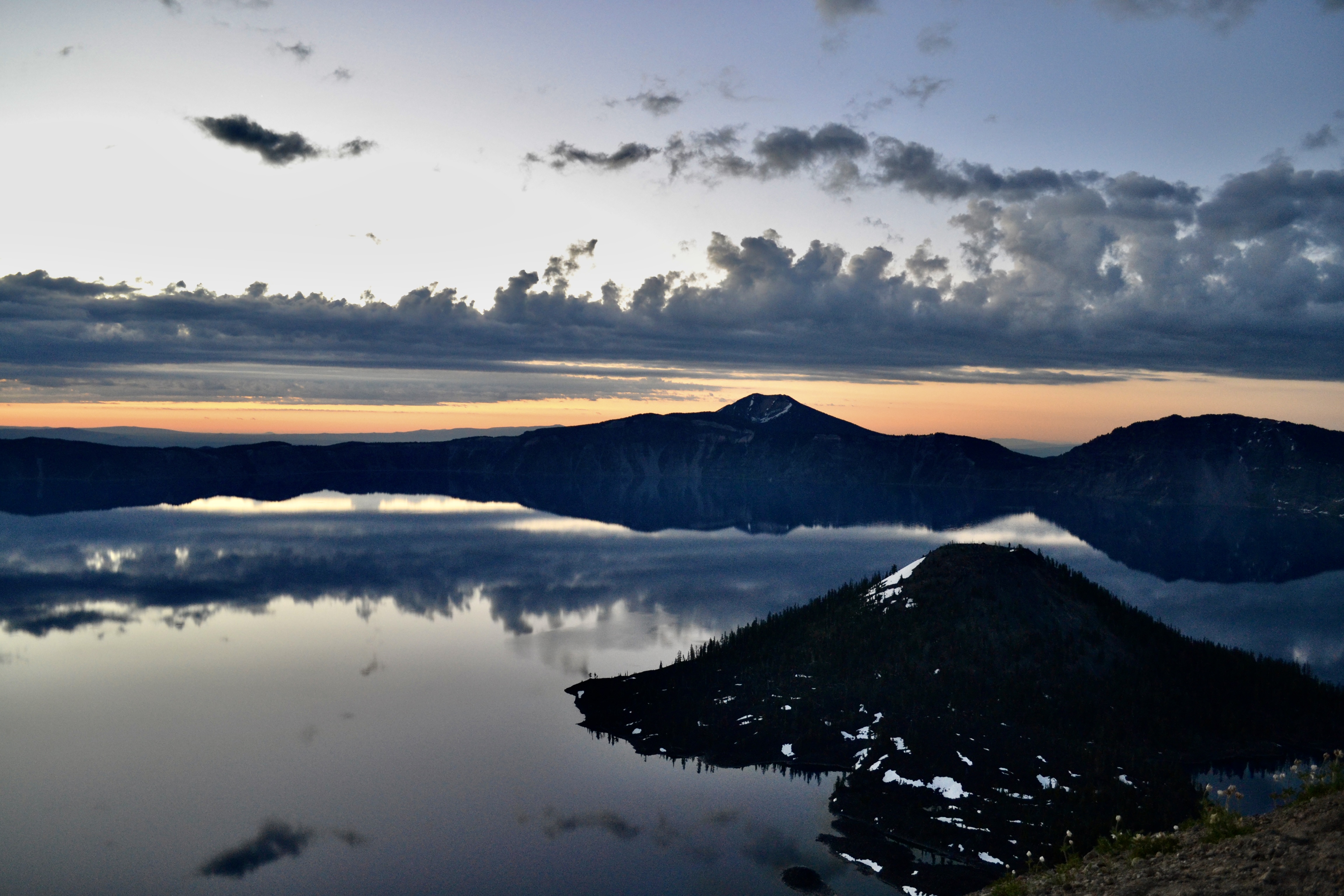 crater lake sunset hike