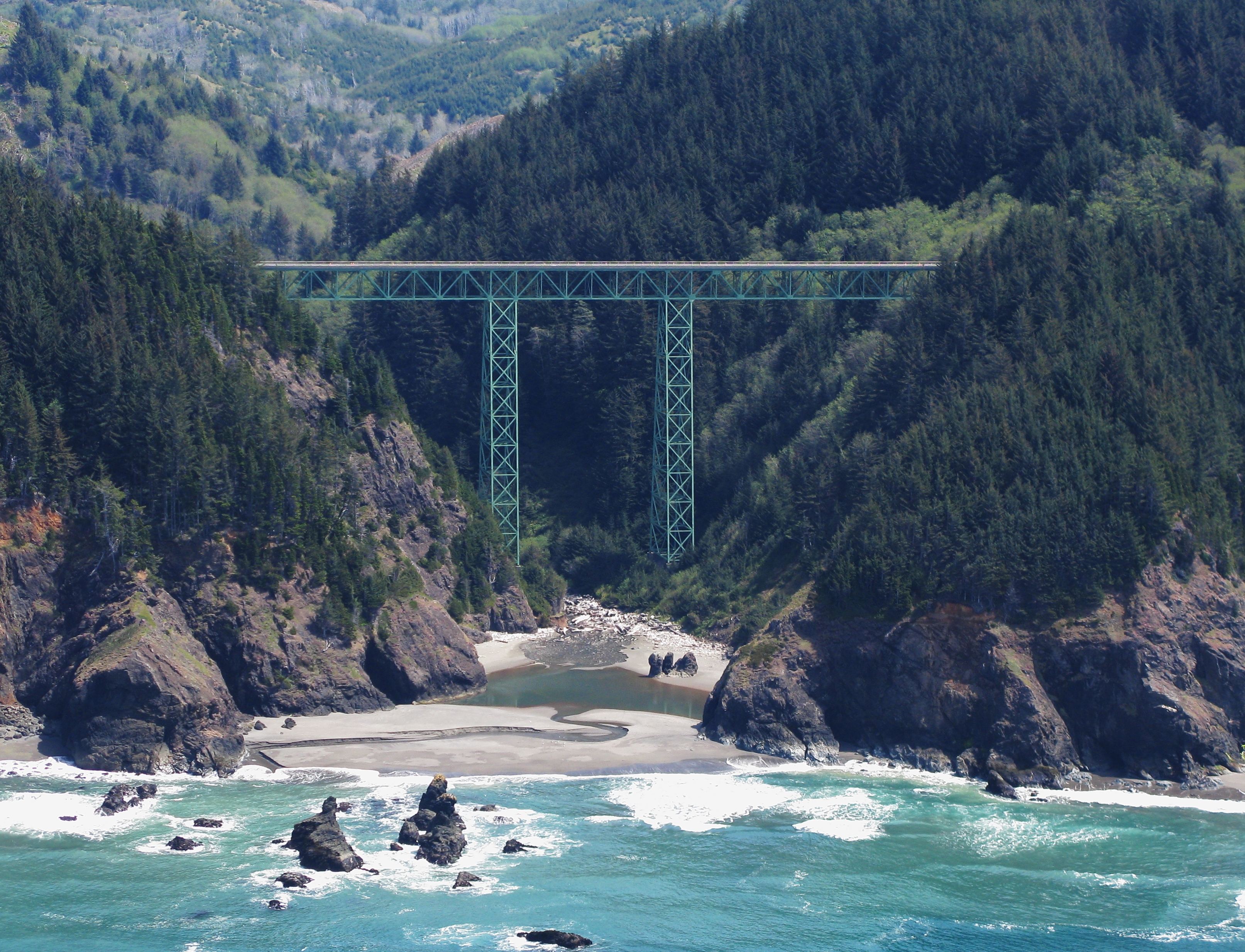 Thomas Creek Bridge, the highest bridge in Oregon at 345 feet, on US-101
