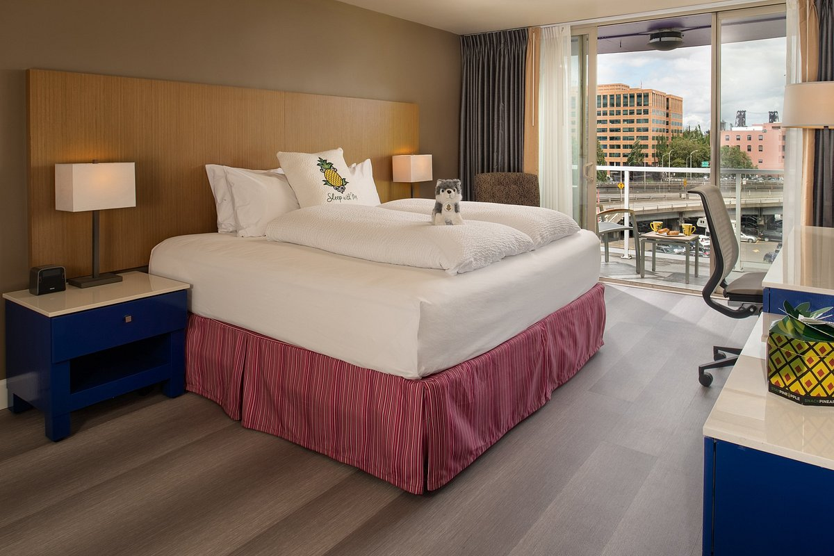  Staypineapple Hotel Rose city