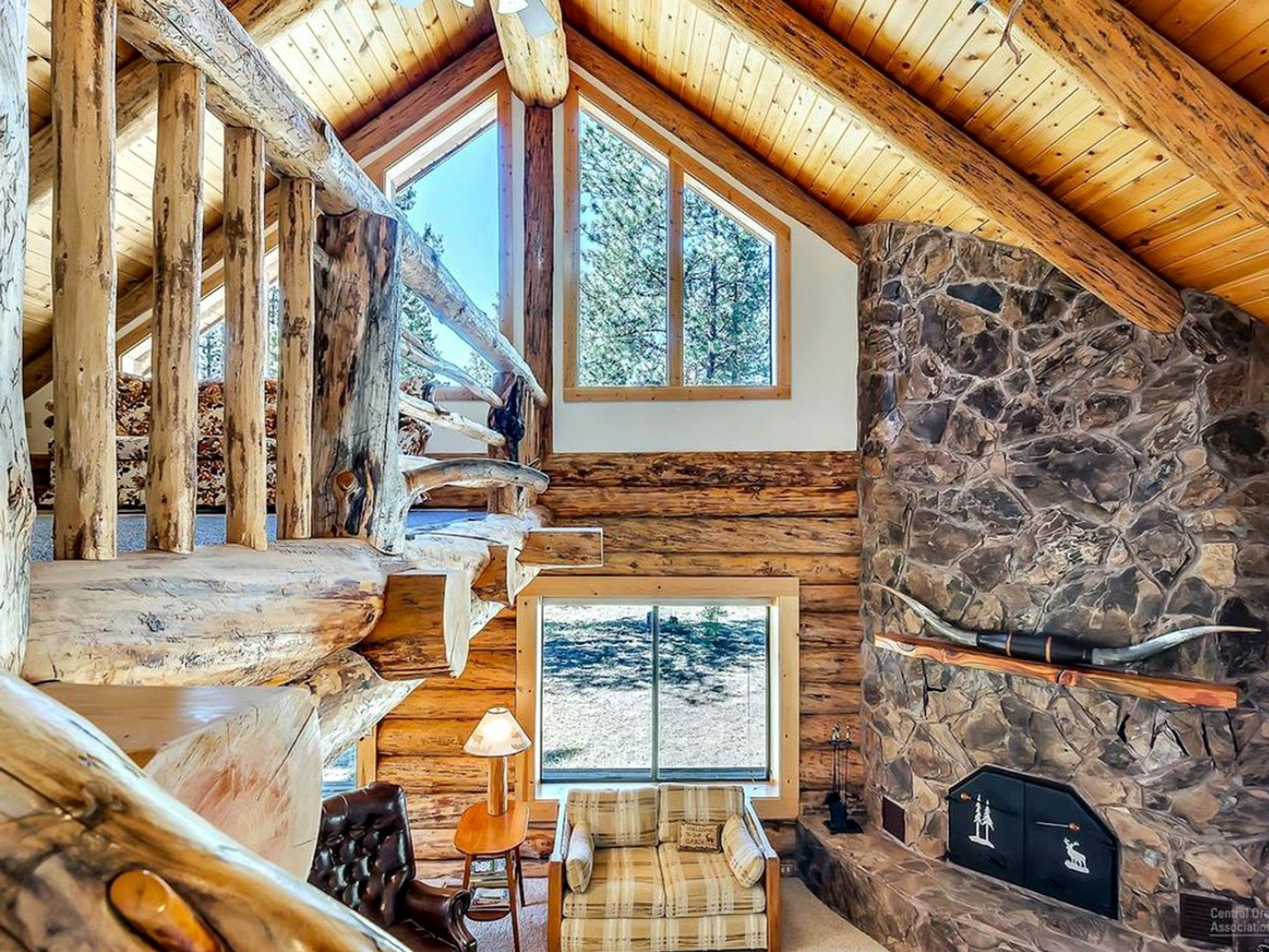 Log Cabin Near Mt. Bachelor interior